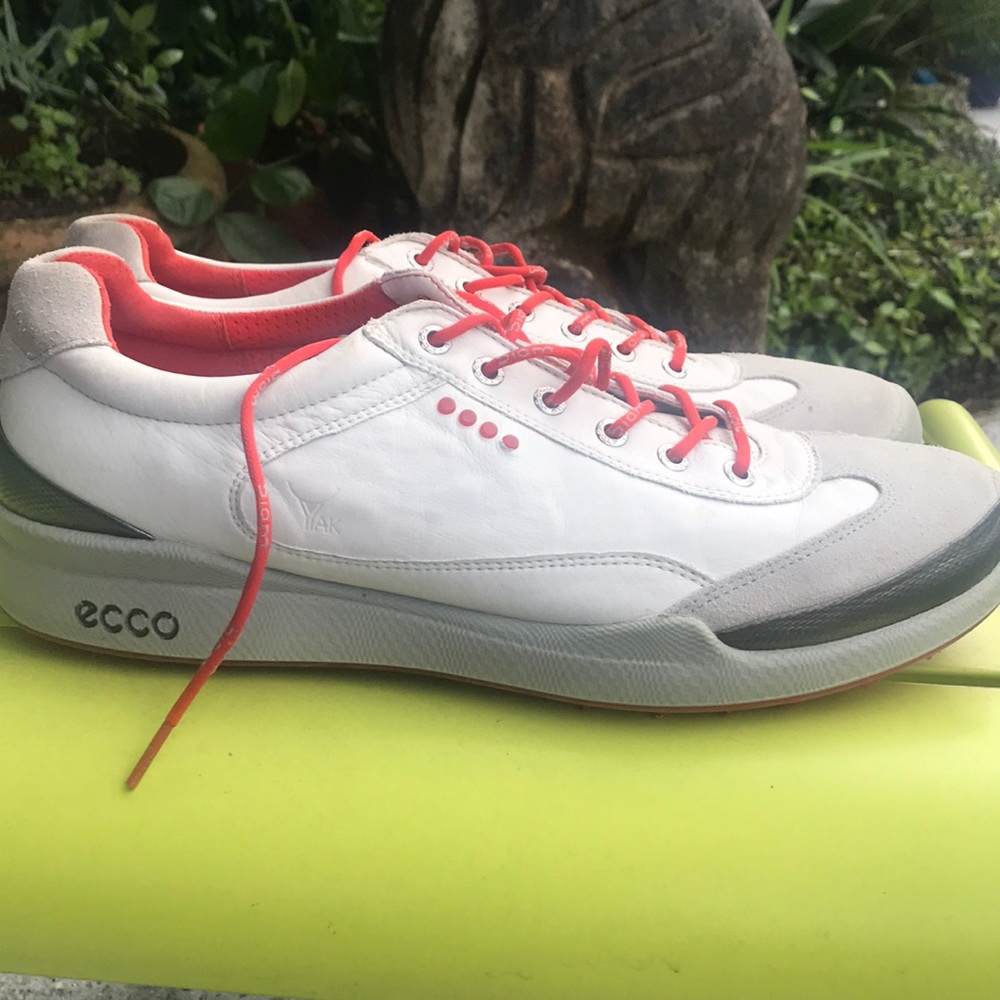 Men’s golf shoe